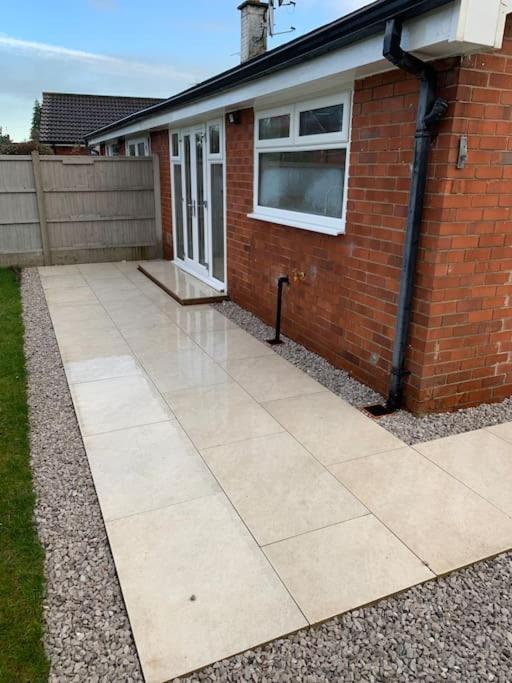 The Beautiful Bungalow Amazing Location For Chester & Zoo Wervin Esterno foto